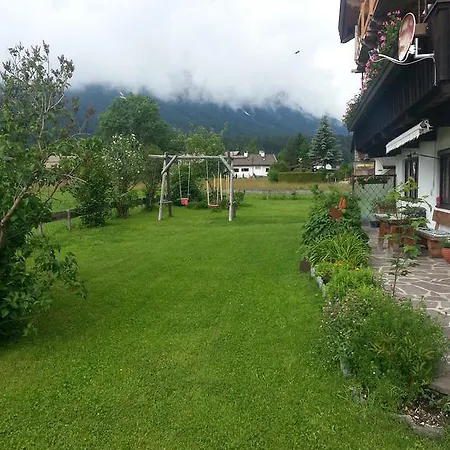 Bed and Breakfast Haus Karwendelblick *